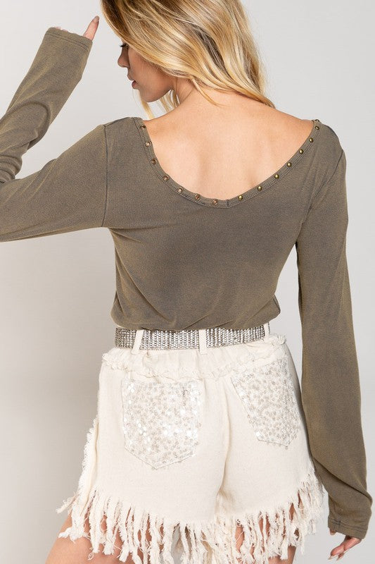 Everyday Casual Studded Ribbed V-Neck Top