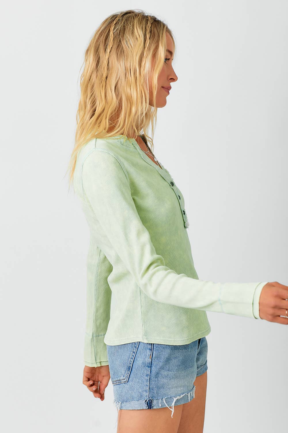 Limestone Washed Thermal Henley Top in Pistachio